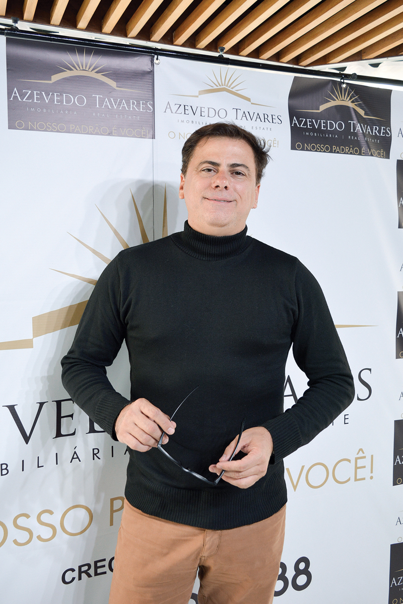 Marcos Abreu é um dos corretores de excelência da Azevedo Tavares, e está sempre pronto a encontrar o imóvel perfeito para os clientes. (Foto Alle Tavares)