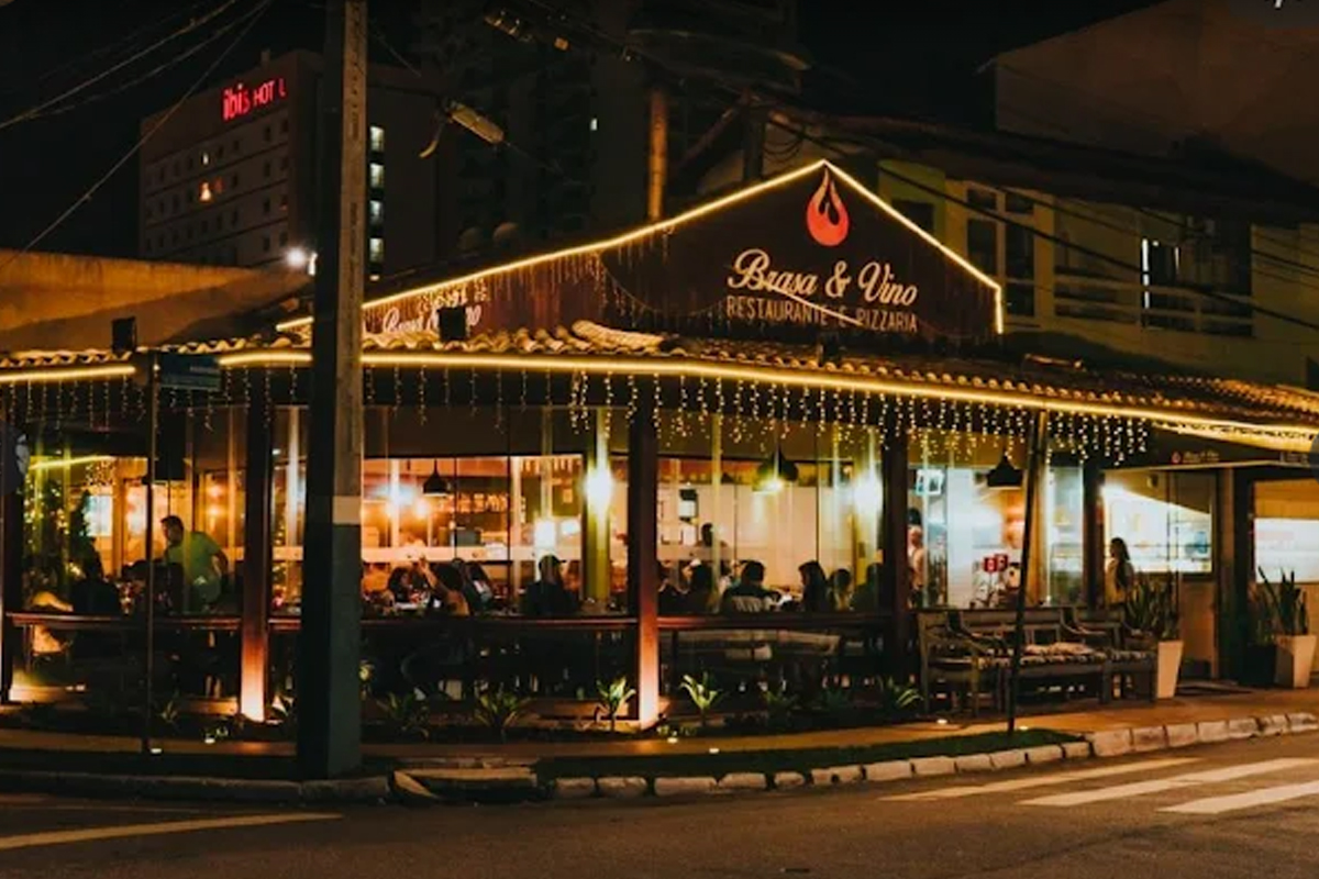 O bufê do self-service do Brasa e Vino conquistou o público ao longo de 16 anos de história, oferecendo comida de verdade, com ingredientes naturais e sem conservantes.