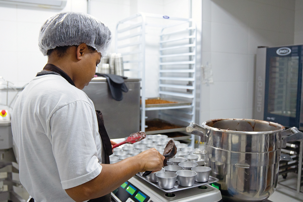 A fábrica da Calebito virou indústria, pois passou por um processo de expansão para atender a grande demanda de sorverte das novas franquias.