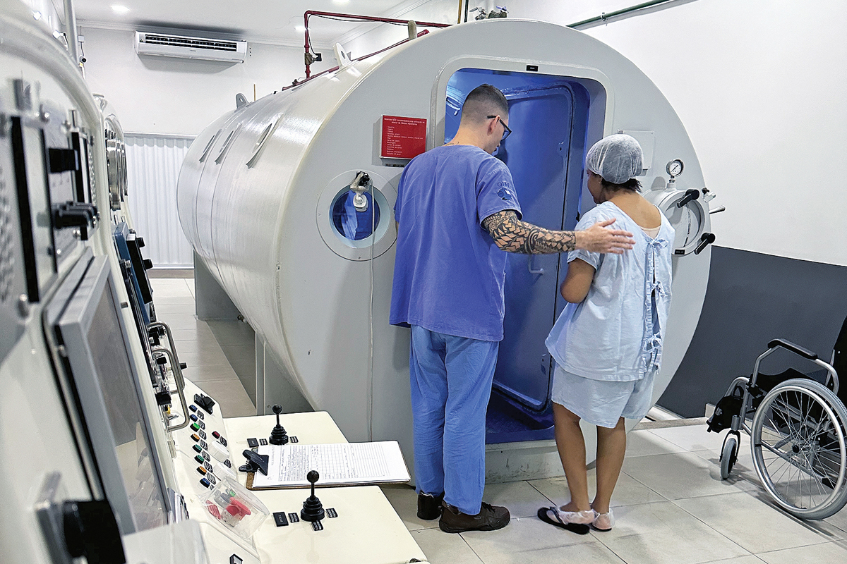O tratamento na câmara hiperbárica tem um papel importante na recuperação dos pacientes com piomiosite. (Foto de arquivo)