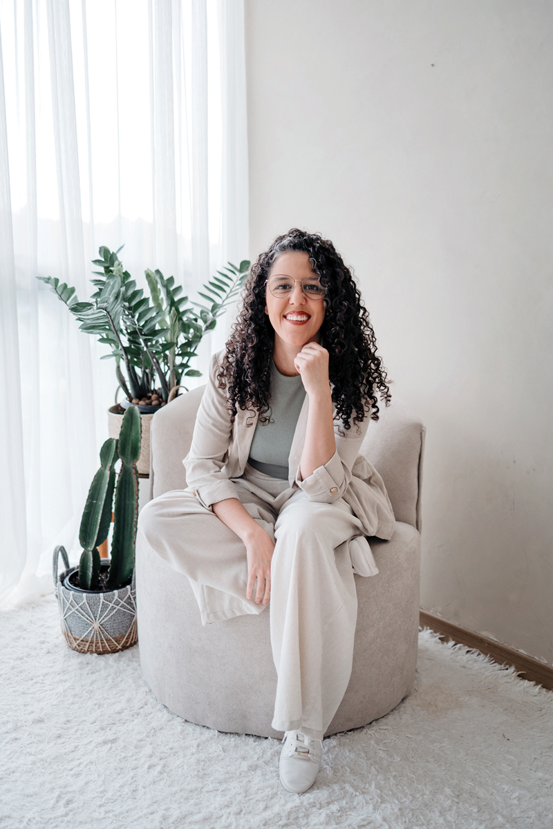 Paula Vieira criou o Estúdio Lumina em 2024 com uma proposta de criar memórias reais, com leveza e naturalidade para asfamílias que ela fotografa.
