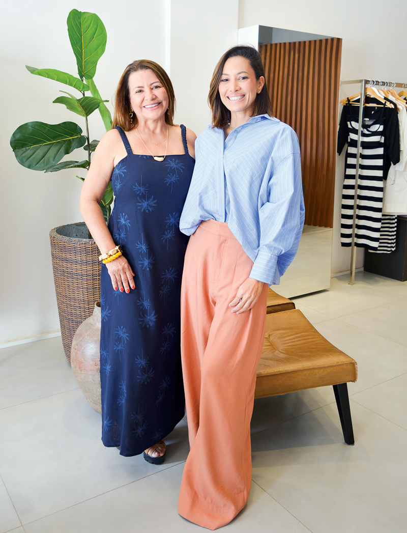 Para Valéria Valente e a filha Luana Valente Golosov Cure, aAtemporal virou parada obrigatória a cada mudança de estação. (Foto Alle Tavares)