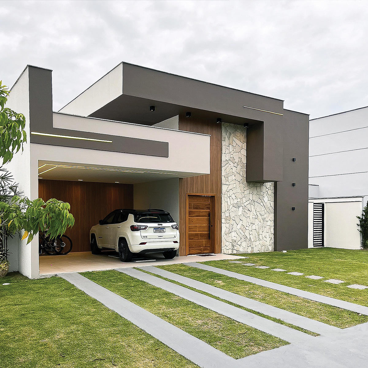 A EGT Construtora oferece um diferencial valioso aos clientes, a possibilidade de adquirir a casa dos sonhos na planta, totalmente personalizada, desde a escolha do lote até o momento de receber as chaves