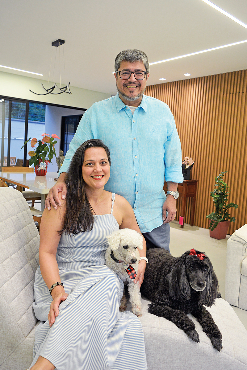 Fernando Albuquerque e Jackeline Silva escolheram o terreno próximo à mata, do jeito que eles sonhavam