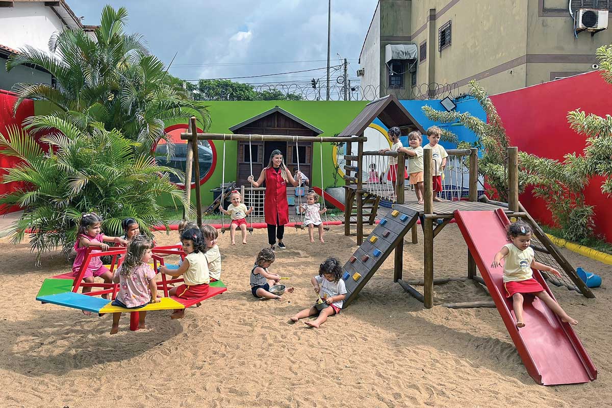 A creche Monteiro Lobato acredita no desenvolvimento infantil livre e brincante e investe em uma metodologia acolhedora para garantir o desenvolvimento cognitivo, motor e emocional das crianças de zero a 3 anos
