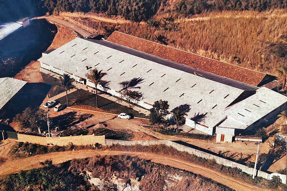 A sede da Artesânia, no Miramar, tinha um enorme galpão, quando chegou a ter 150 funcionáriostrabalhando em dois turnos na produção de telas e impressão de tecidos